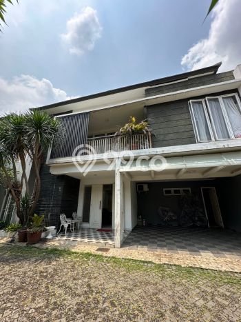Ready to Use! Luxury House LT 187m2 Desain Modern di Lebak Bulus Ready to Use! Luxury House LT 187m2 Desain Modern di Lebak Bulus