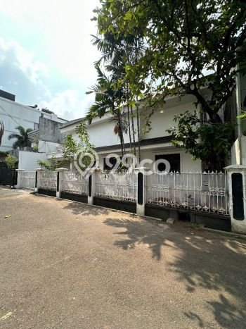 Jual Rumah Luas Megah Dengan View Eksklusif di Kemang, Jakarta Selatan Jual Rumah Luas Megah Dengan View Eksklusif di Kemang, Jakarta Selatan