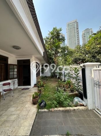 Jual Rumah Luas Megah Dengan View Eksklusif di Kemang, Jakarta Selatan Jual Rumah Luas Megah Dengan View Eksklusif di Kemang, Jakarta Selatan
