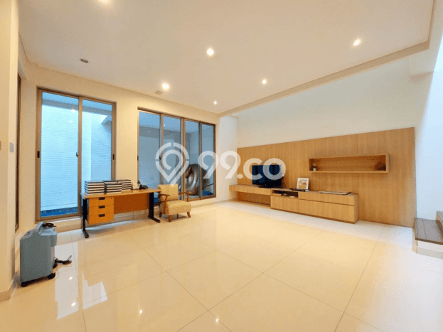 Hunian Mewah LB 360m2 Siap Huni Desain Elegan di Pondok Indah, Jakarta Selatan Hunian Mewah LB 360m2 Siap Huni Desain Elegan di Pondok Indah, Jakarta Selatan