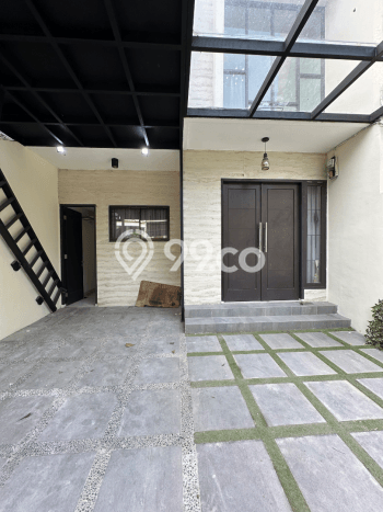 Ready to Use! Luxury House LT 120m2 Desain Modern di Pondok Indah Ready to Use! Luxury House LT 120m2 Desain Modern di Pondok Indah