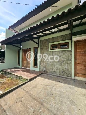 Ready to Use! Luxury House LT 145m2 Desain Elegan di Lebak Bulus Ready to Use! Luxury House LT 145m2 Desain Elegan di Lebak Bulus