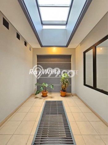 Rumah Luxury Modern Tanpa Renovasi di Cipete Jakarta Selatan Rumah Luxury Modern Tanpa Renovasi di Cipete Jakarta Selatan