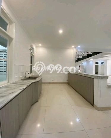 Ready to Use! Luxury House LT 1060m2 Desain Elegan di Cipete Ready to Use! Luxury House LT 1060m2 Desain Elegan di Cipete