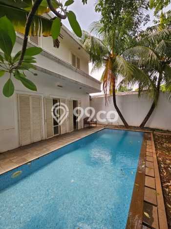 Rumah Luxury Modern Tanpa Renovasi di Kemang Jakarta Selatan Rumah Luxury Modern Tanpa Renovasi di Kemang Jakarta Selatan