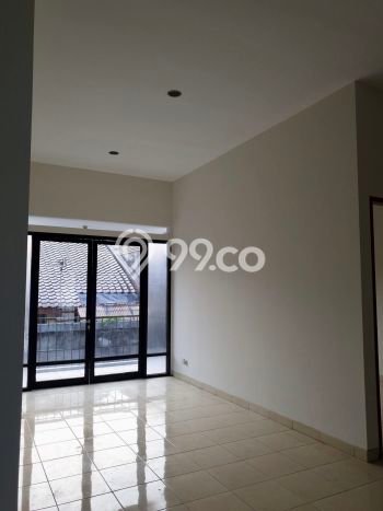 Ready to Use! Luxury House LT 200m2 Desain Elegan di Lebak Bulus Ready to Use! Luxury House LT 200m2 Desain Elegan di Lebak Bulus