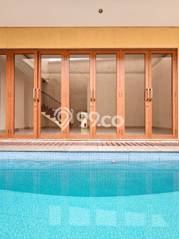 Ready to Use! Luxury House LT 260m2 Desain Elegan di Kemang Ready to Use! Luxury House LT 260m2 Desain Elegan di Kemang