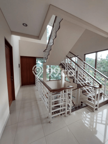 Rumah Elit Modern Siap Huni di Lebak Bulus Jakarta Selatan Rumah Elit Modern Siap Huni di Lebak Bulus Jakarta Selatan