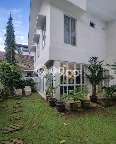 Rumah Eksklusif Siap Huni LT 568m2 di Menteng, Jakarta Pusat Rumah Eksklusif Siap Huni LT 568m2 di Menteng, Jakarta Pusat
