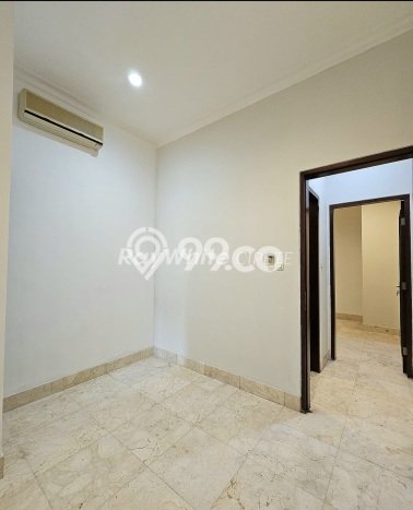 Rumah Elit Modern Tanpa Renovasi di Lebak Bulus Jakarta Selatan Rumah Elit Modern Tanpa Renovasi di Lebak Bulus Jakarta Selatan