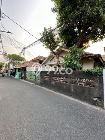 Rumah 5 KT 2 KM LT 191m², LB 150m² di Cipete, Jakarta Selatan Rumah 5 KT 2 KM LT 191m², LB 150m² di Cipete, Jakarta Selatan