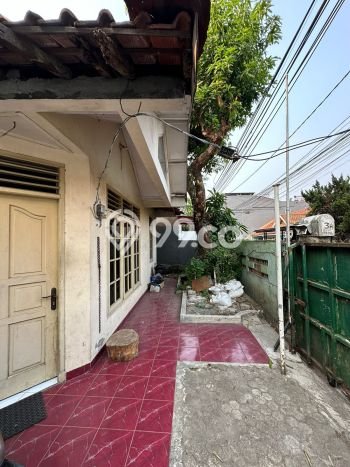 Rumah 5 KT 2 KM LT 191m², LB 150m² di Cipete, Jakarta Selatan Rumah 5 KT 2 KM LT 191m², LB 150m² di Cipete, Jakarta Selatan