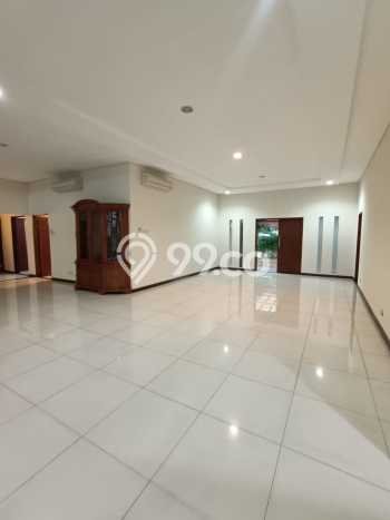 Rumah di Kuningan, 4 KM, Area Tenang Rumah di Kuningan, 4 KM, Area Tenang