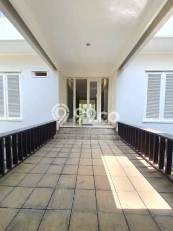 Disewakan Rumah Modern di Menteng Harga Rp 1,8 Miliar/ Tahun Disewakan Rumah Modern di Menteng Harga Rp 1,8 Miliar/ Tahun