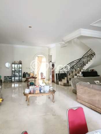 Rumah Elit LB 650m2 Siap Pakai Desain Elegan di Pondok Indah, Jakarta Selatan Rumah Elit LB 650m2 Siap Pakai Desain Elegan di Pondok Indah, Jakarta Selatan