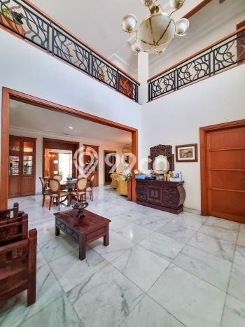 Rumah 4 KT 3 KM Fully Furnished di Pondok Indah, Dekat Mal, Jakarta Selatan Rumah 4 KT 3 KM Fully Furnished di Pondok Indah, Dekat Mal, Jakarta Selatan