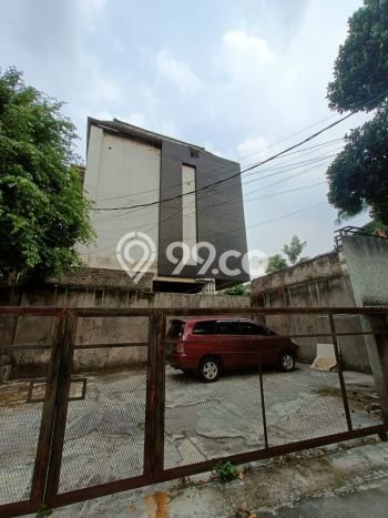 Ready to Use! Premium House LT 1118m2 Desain Elegan di Ampera Ready to Use! Premium House LT 1118m2 Desain Elegan di Ampera
