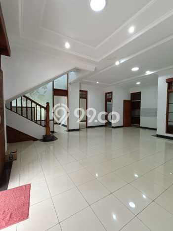 Hunian Mewah Dijual LT 314m2 di Pesanggrahan, Jakarta Selatan Hunian Mewah Dijual LT 314m2 di Pesanggrahan, Jakarta Selatan