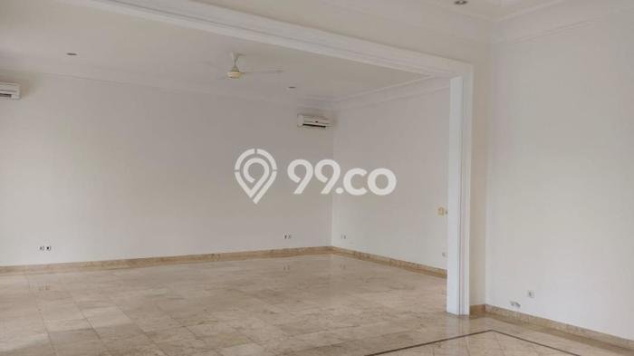 Disewakan Rumah Strategis di Kemang LT 610m2 / LB 480m2 Siap Huni Disewakan Rumah Strategis di Kemang LT 610m2 / LB 480m2 Siap Huni