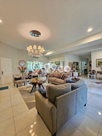 Rumah Luxury Modern Tanpa Renovasi di Joglo Jakarta Barat Rumah Luxury Modern Tanpa Renovasi di Joglo Jakarta Barat