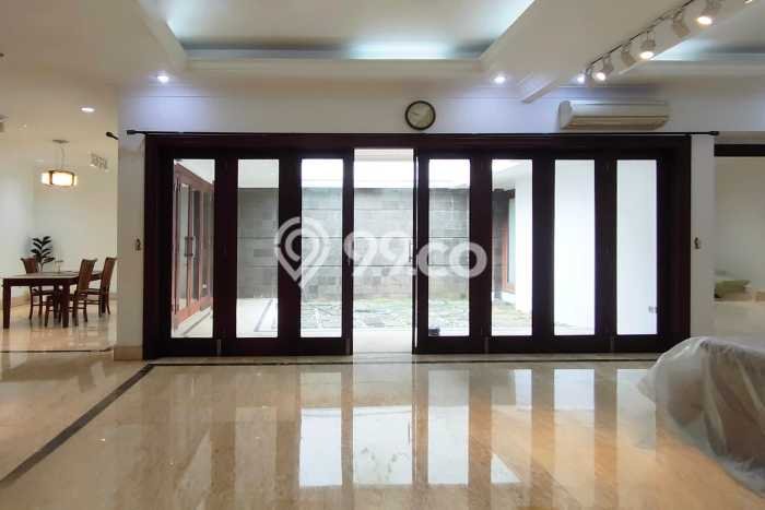 UNIT SPESIAL! Rumah di Pondok Indah, 3 KM, Akses Pusat Kota, Luas 455m² Bangunan 350m² UNIT SPESIAL! Rumah di Pondok Indah, 3 KM, Akses Pusat Kota, Luas 455m² Bangunan 350m²