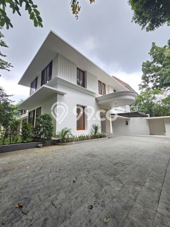 Rumah kawasan Kebayoran Baru, Akses ke Pusat Kota, LT 1100m² Rumah kawasan Kebayoran Baru, Akses ke Pusat Kota, LT 1100m²