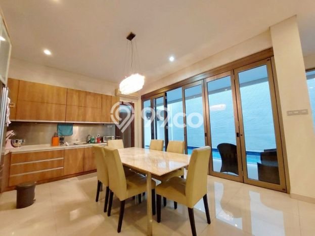 Rumah Elit Modern Tanpa Renovasi di Pondok Indah Jakarta Selatan Rumah Elit Modern Tanpa Renovasi di Pondok Indah Jakarta Selatan