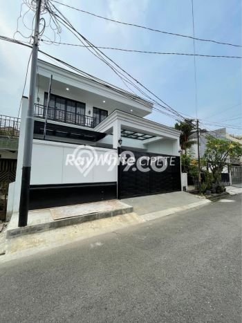 Jual Rumah Mewah Elegan Dengan View Cantik di Pondok Indah, Jakarta Selatan Jual Rumah Mewah Elegan Dengan View Cantik di Pondok Indah, Jakarta Selatan