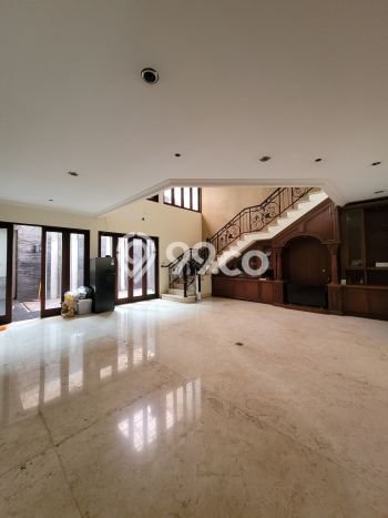 Dijual Rumah Luas Elegan Dengan View Eksklusif di Senopati, Jakarta Selatan Dijual Rumah Luas Elegan Dengan View Eksklusif di Senopati, Jakarta Selatan