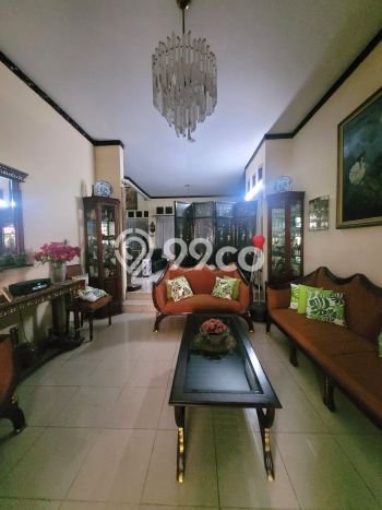 Siap Huni Rumah Mewah 5 Kamar di Kebayoran Baru Dekat ke Mana Pun Siap Huni Rumah Mewah 5 Kamar di Kebayoran Baru Dekat ke Mana Pun