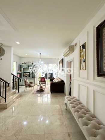 Ready to Use! Premium House LT 237m2 Desain Elegan di Lebak Bulus Ready to Use! Premium House LT 237m2 Desain Elegan di Lebak Bulus