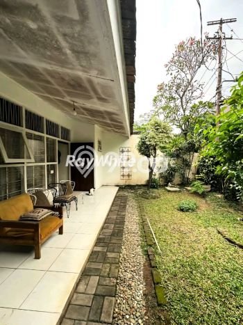 Ready to Use! Premium House LT 242m2 Desain Modern di Cipete Ready to Use! Premium House LT 242m2 Desain Modern di Cipete