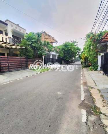Hunian Strategis 3 KT LB 200m2 Kondisi Bagus di Pondok Indah Hunian Strategis 3 KT LB 200m2 Kondisi Bagus di Pondok Indah