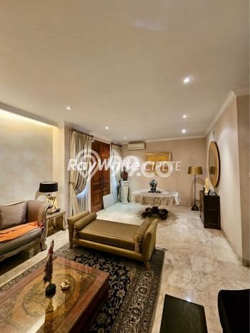 Jual Rumah Luas Elegan Dengan View Cantik di Senopati, Jakarta Selatan Jual Rumah Luas Elegan Dengan View Cantik di Senopati, Jakarta Selatan