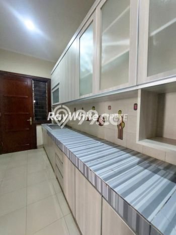 Hunian Elit LB 300m2 Siap Huni Desain Elegan di Ampera, Jakarta Selatan Hunian Elit LB 300m2 Siap Huni Desain Elegan di Ampera, Jakarta Selatan