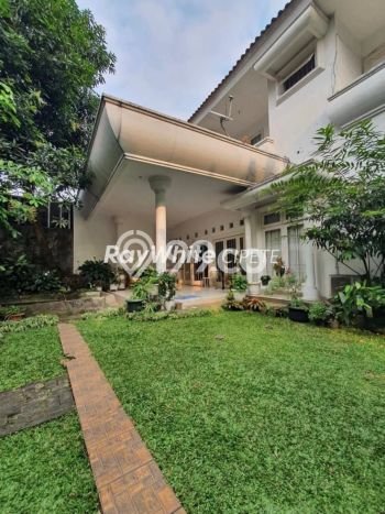 Siap Huni Hunian Elit 5 Kamar di Cilandak Dekat ke Mana Pun Siap Huni Hunian Elit 5 Kamar di Cilandak Dekat ke Mana Pun