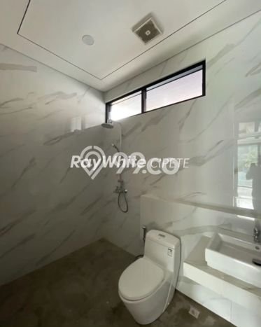 Hunian Mewah Siap Huni LT 119m2 di Cilandak, Jakarta Selatan Hunian Mewah Siap Huni LT 119m2 di Cilandak, Jakarta Selatan