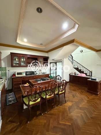 Rumah Elit Modern Tanpa Renovasi di Pondok Indah Jakarta Selatan Rumah Elit Modern Tanpa Renovasi di Pondok Indah Jakarta Selatan