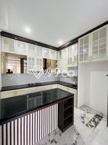 For Sale Rumah Mewah Exclusive di Cilandak, Jakarta Selatan For Sale Rumah Mewah Exclusive di Cilandak, Jakarta Selatan