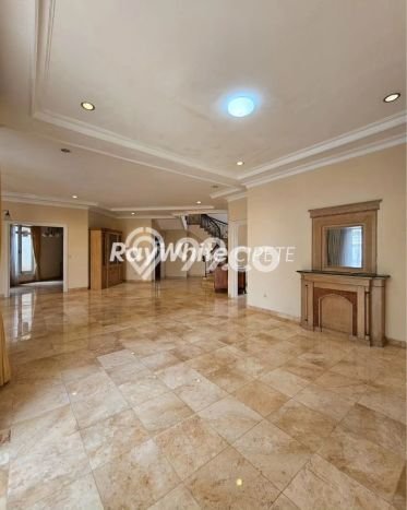 For Sale! Luxury House LT 630m2 Desain Elegan di Lebak Bulus For Sale! Luxury House LT 630m2 Desain Elegan di Lebak Bulus