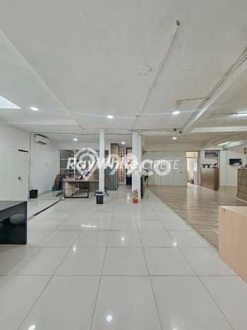 Siap Huni Rumah Mewah 5 Kamar di Kebayoran Baru Dekat ke Mana Pun Siap Huni Rumah Mewah 5 Kamar di Kebayoran Baru Dekat ke Mana Pun