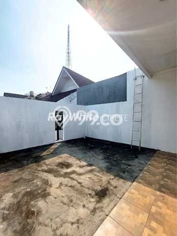 For Sale Rumah Mewah Exclusive di Cilandak, Jakarta Selatan For Sale Rumah Mewah Exclusive di Cilandak, Jakarta Selatan