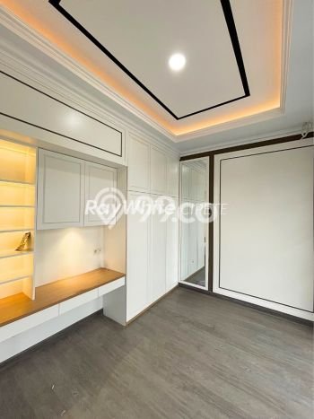Jual Rumah Mewah Elegan Dengan View Cantik di Pondok Indah, Jakarta Selatan Jual Rumah Mewah Elegan Dengan View Cantik di Pondok Indah, Jakarta Selatan