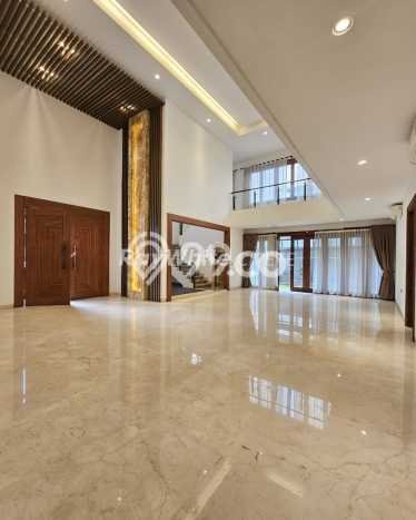 Ready to Use! Premium House LT 340m2 Desain Elegan di Pejaten Ready to Use! Premium House LT 340m2 Desain Elegan di Pejaten