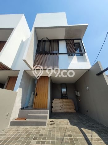 Ready to Use! Premium House LT 134m2 Desain Elegan di Jati Padang Ready to Use! Premium House LT 134m2 Desain Elegan di Jati Padang