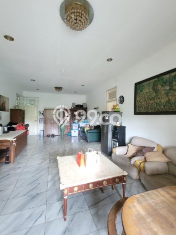 Rumah Luxury Modern Tanpa Renovasi di Ragunan Jakarta Selatan Rumah Luxury Modern Tanpa Renovasi di Ragunan Jakarta Selatan