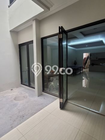 Rumah Elit Modern Tanpa Renovasi di Pejaten Jakarta Selatan Rumah Elit Modern Tanpa Renovasi di Pejaten Jakarta Selatan