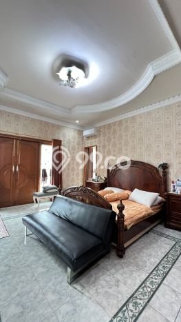 Hunian Elit LB 458m2 Siap Huni Desain Elegan di Bintaro, Tangerang Selatan Hunian Elit LB 458m2 Siap Huni Desain Elegan di Bintaro, Tangerang Selatan