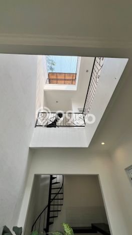 Siap Huni Rumah Mewah 5 Kamar di BSD Dekat ke Mana Saja Siap Huni Rumah Mewah 5 Kamar di BSD Dekat ke Mana Saja