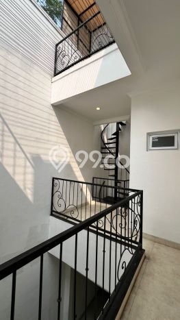 Siap Huni Rumah Mewah 5 Kamar di BSD Dekat ke Mana Saja Siap Huni Rumah Mewah 5 Kamar di BSD Dekat ke Mana Saja